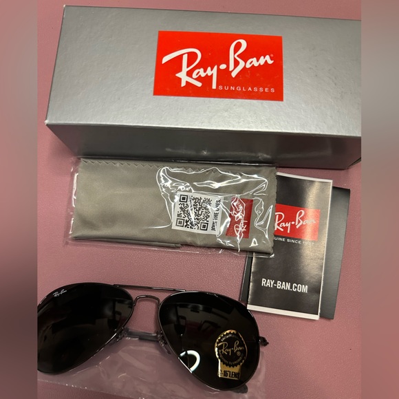 NIB Ray-Ban Aviator Total Black - Picture 6 of 9